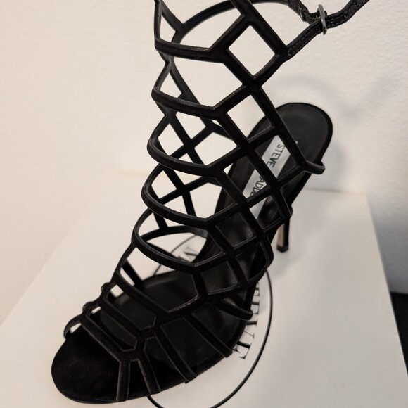 NEW Steve Madden Slithur Black Nubuck Heels, Size 7.5 - Picture 5 of 7